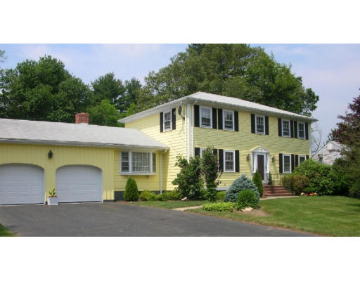 11 Lawndale Road Stoneham, MA 02180 - Photo 1 of 25 Gallery Image 1