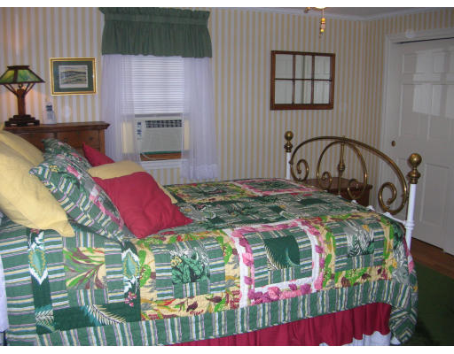 11 Lawndale Road Stoneham, MA 02180 - Photo 11 of 25 Gallery Image 11