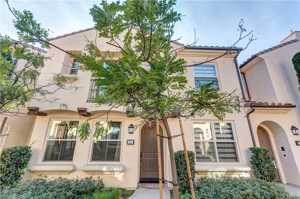 81 Fairymoss Irvine, CA 92620 - Photo 2 of 33