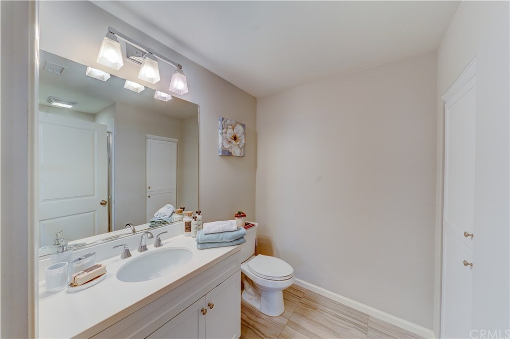 81 Fairymoss Irvine, CA 92620 - Photo 11 of 33