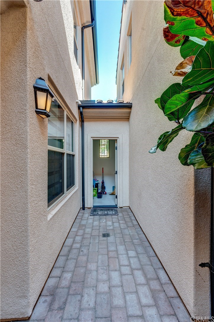 81 Fairymoss Irvine, CA 92620 - Photo 27 of 33