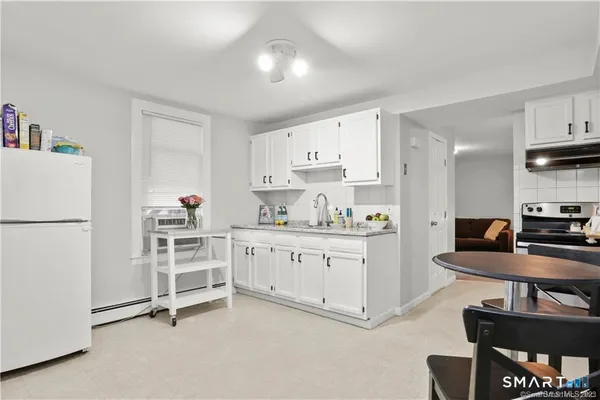 $1,800 | 102 Wooster Street, Unit B, Shelton, CT 06484