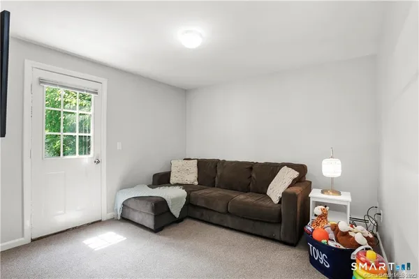 $1,800 | 102 Wooster Street, Unit B, Shelton, CT 06484