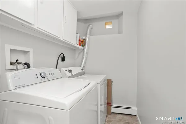 $1,800 | 102 Wooster Street, Unit B, Shelton, CT 06484