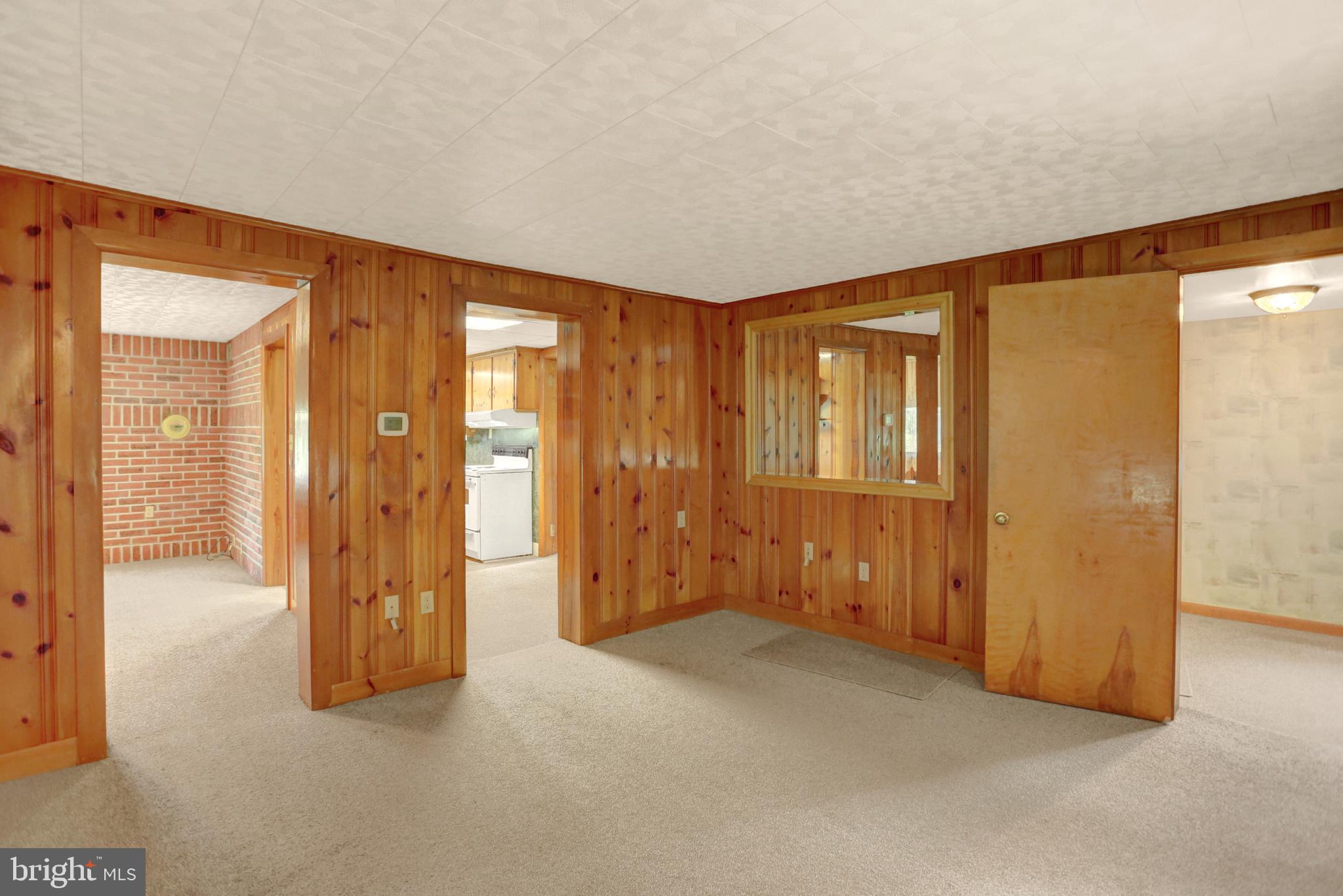 90 Milltown Road Landisburg, PA 17040 - Photo 10 of 32 din. rm