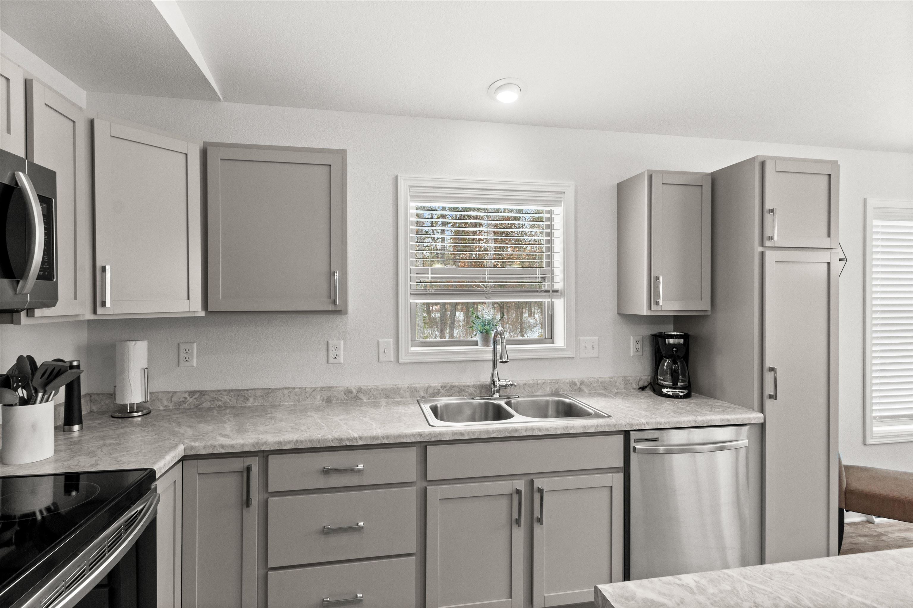 1314 Bogey Trail Nekoosa, WI 54457 - Photo 7 of 43