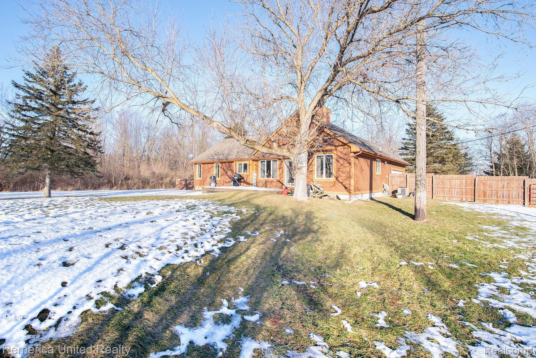7772 Pingree Road Pinckney, MI 48169 - Photo 22 of 28 24.jpg