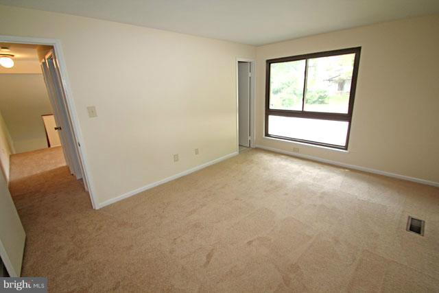 1105 North Rockingham Street Arlington, VA 22205 - Photo 15 of 24 an empty room with windows