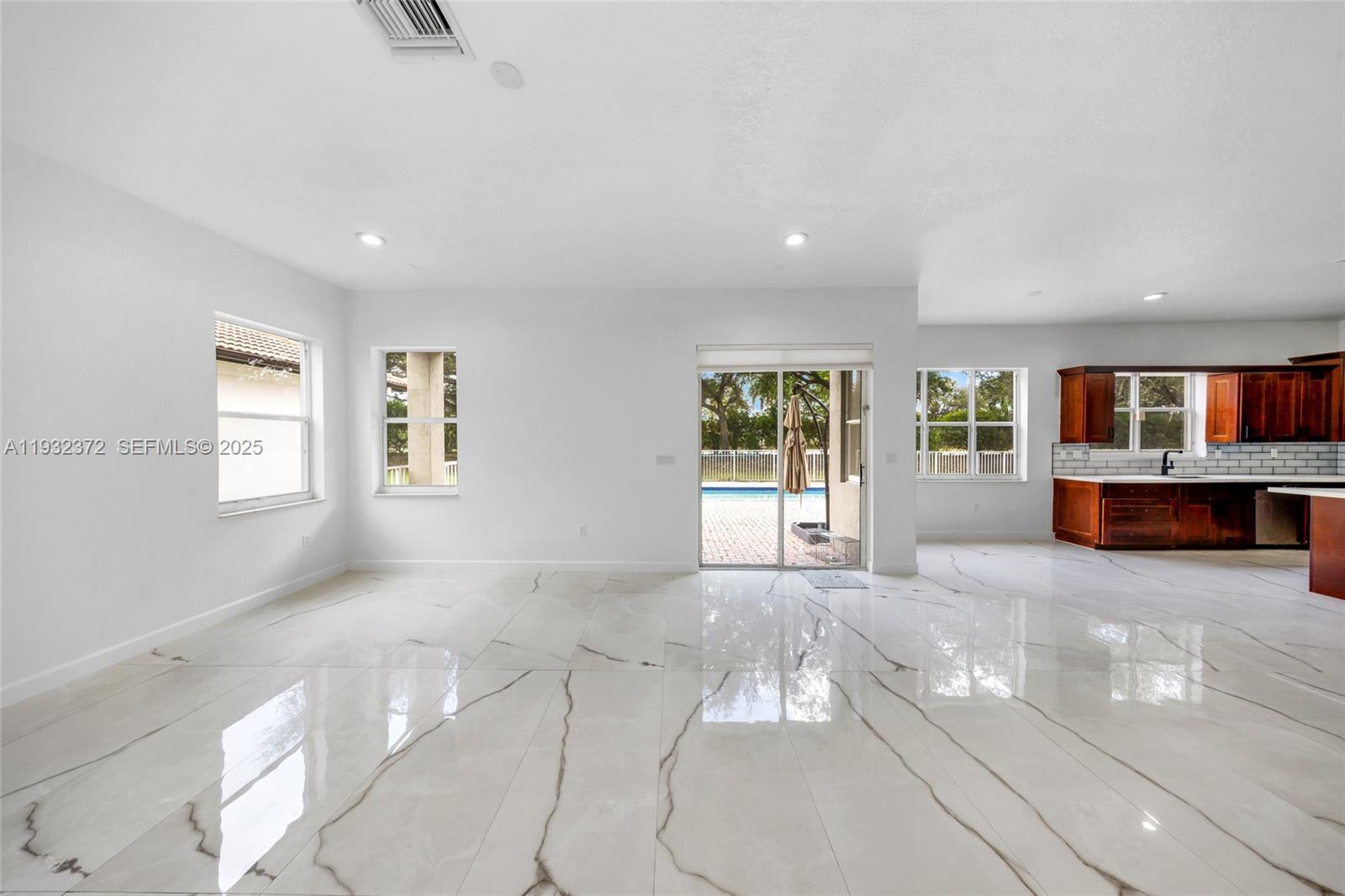 19371 Southwest 30th Street Miramar, FL 33029 - Photo 10 of 59