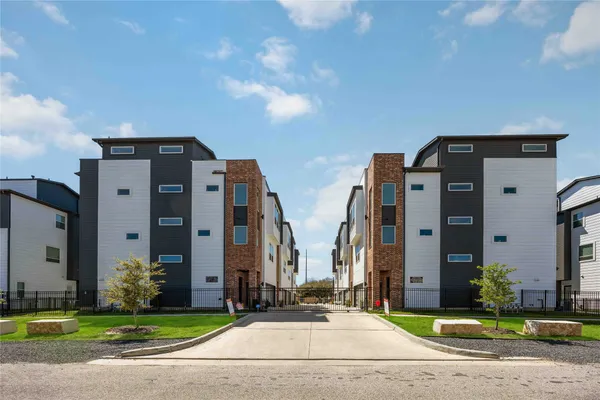 $6,000 | 3028 Lamar Street, Houston, TX 77003