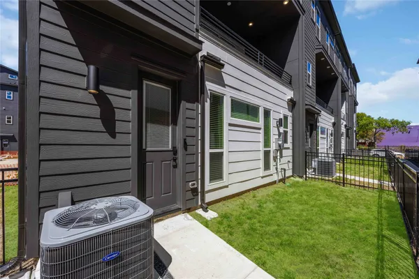 $6,000 | 3028 Lamar Street, Houston, TX 77003