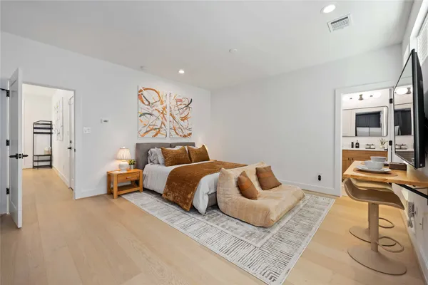 $6,000 | 3028 Lamar Street, Houston, TX 77003
