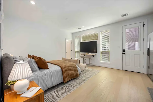 $6,000 | 3028 Lamar Street, Houston, TX 77003