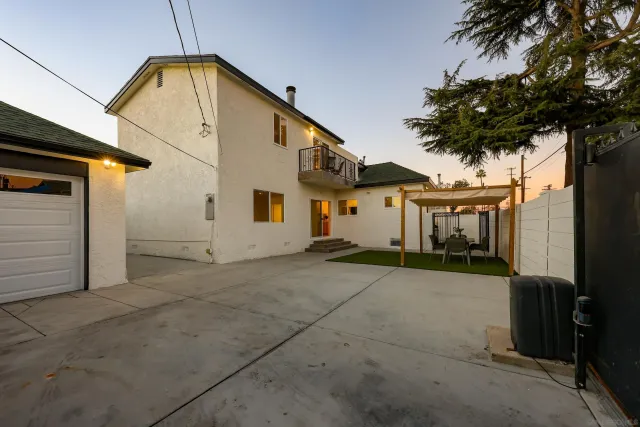 $1,245,000 | 1900 West 41st Street, Los Angeles, CA 90062