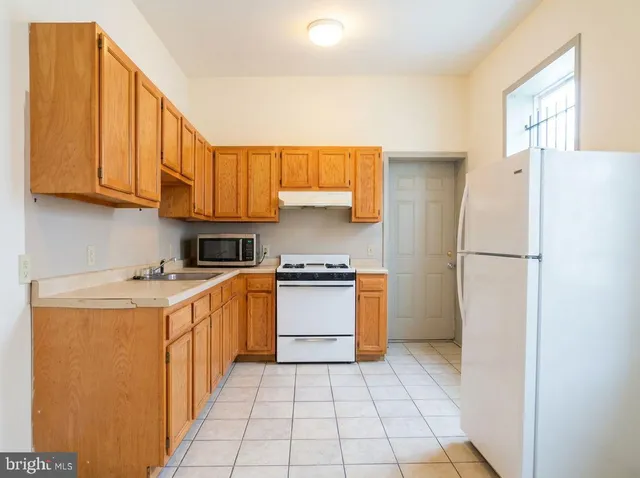 $2,695 | 2142 North Carlisle Street, Philadelphia, PA 19121