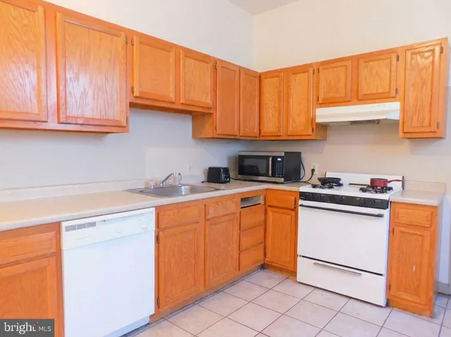 $2,600 | 2142 North Carlisle Street, Philadelphia, PA 19121