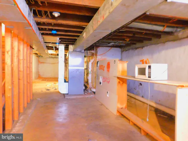 $2,695 | 2142 North Carlisle Street, Philadelphia, PA 19121