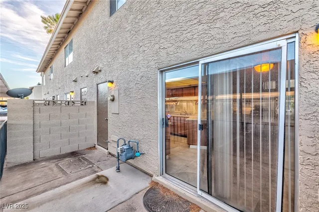 $1,050 | 587 Sellers Place, Henderson, NV 89011