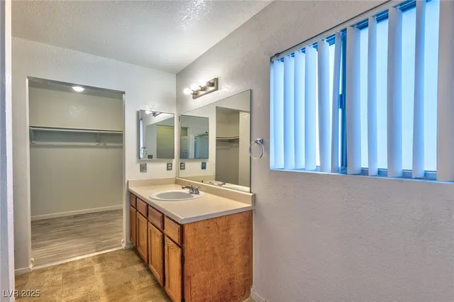 $1,050 | 587 Sellers Place, Henderson, NV 89011