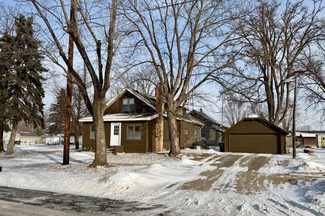 $279,900 | 125 North Cedar Street, Belle Plaine, MN 56011