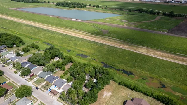 a view of a tennis court
