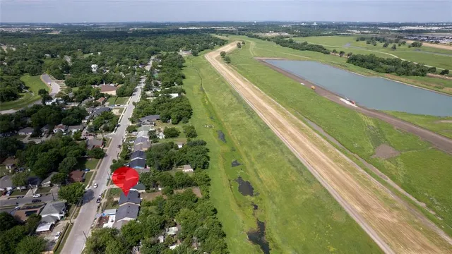 $2,500 | 3743 Canada Drive, Dallas, TX 75212