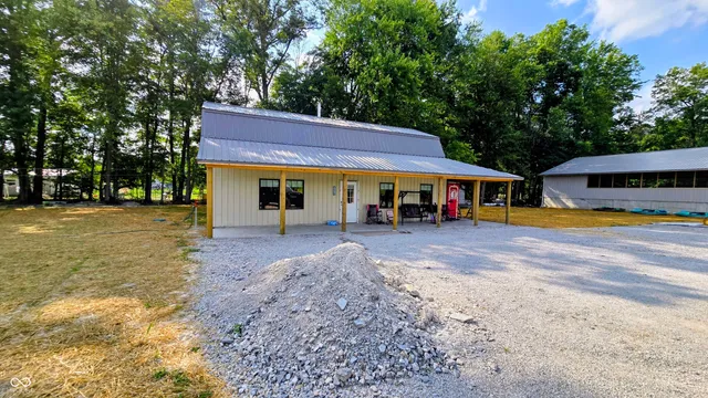 $329,000 | 14750 West Blake Road, Deputy, IN 47230