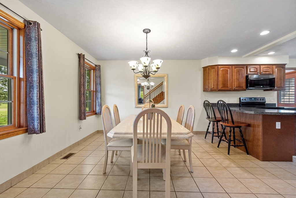 391 Chase Road Lunenburg, MA 01462 - Photo 8 of 37