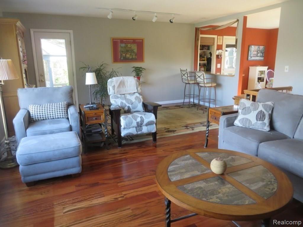 1050 Seneca Road Lake Orion, MI 48362 - Photo 8 of 31 Living room to dinning room.jpg