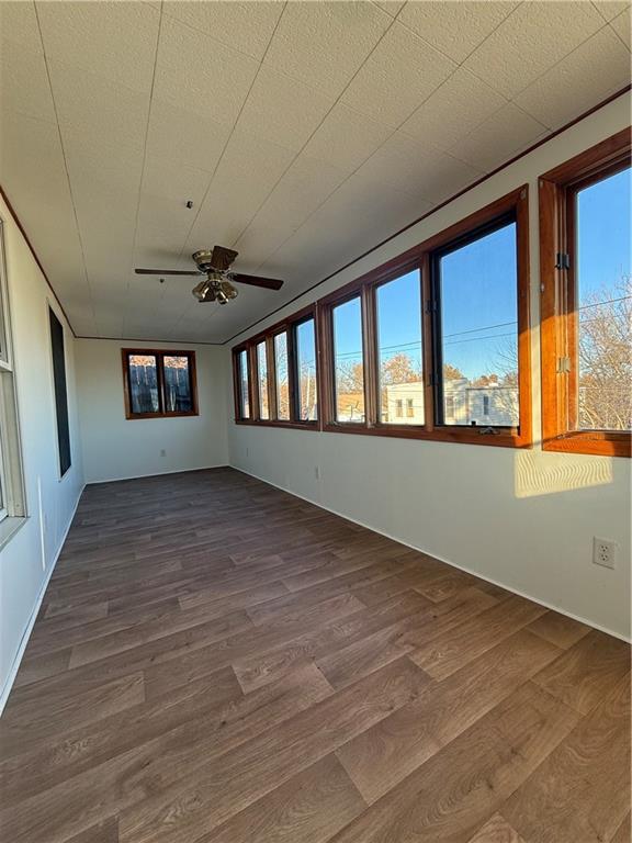 352 North 32nd Street Kansas City, KS 66102 - Photo 4 of 29