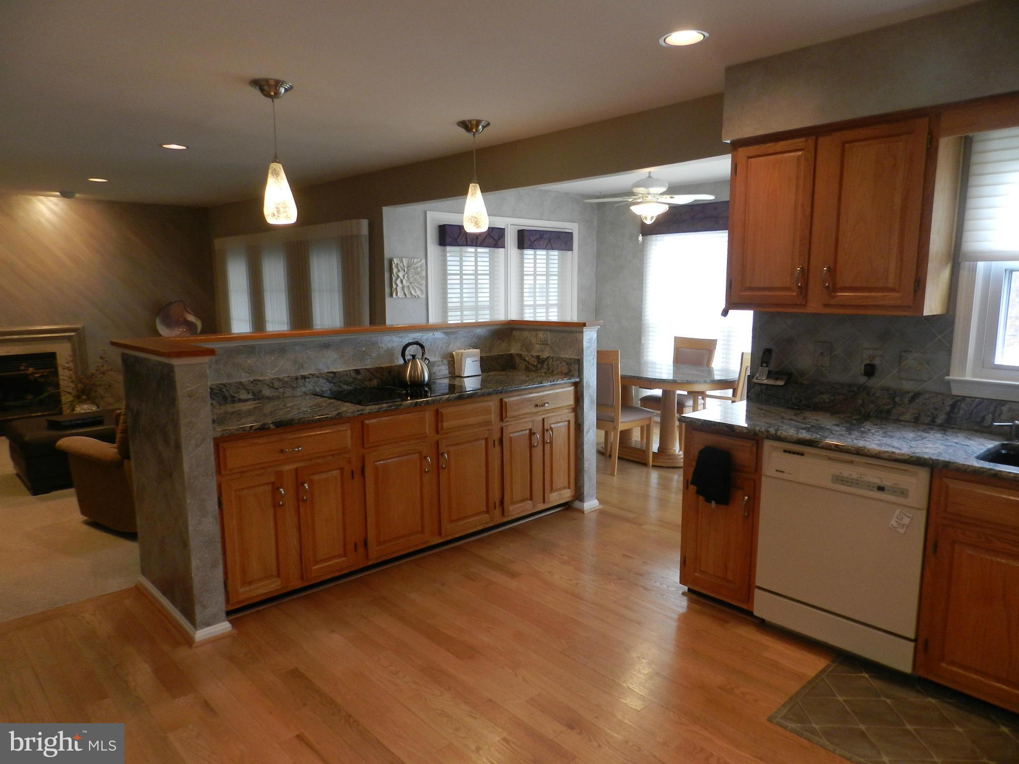 14440 Stonebridge View Drive North Potomac, MD 20878 - Photo 4 of 28 Kitchen