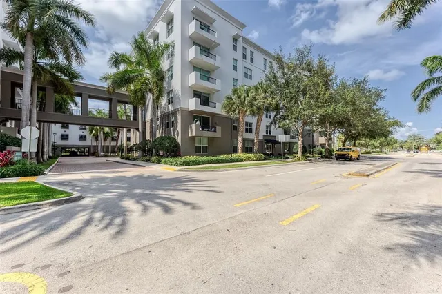 $2,650 | 2421 Northeast 65th Street, Unit 2113, Fort Lauderdale, FL 33308