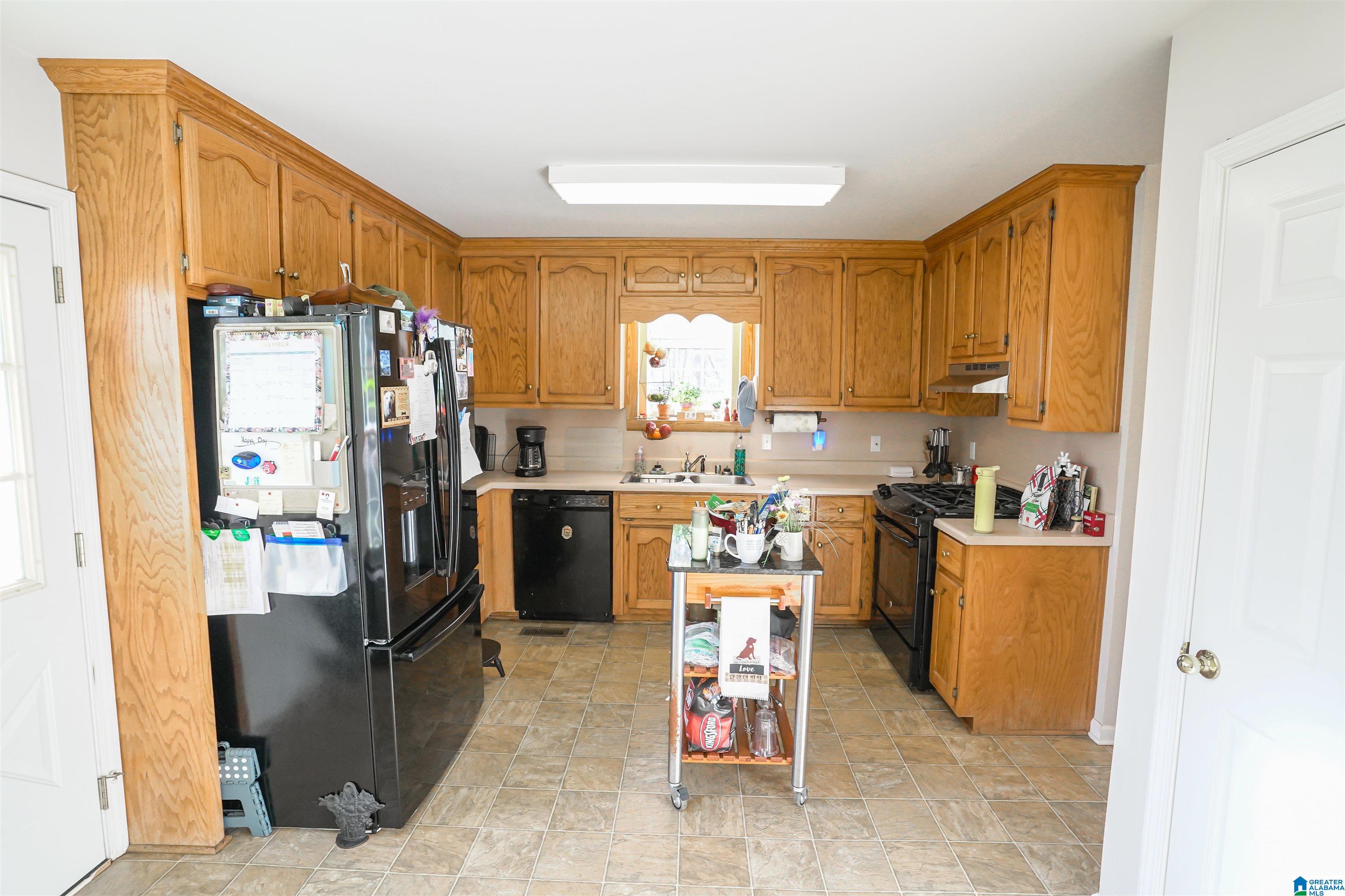 201 Castleman Lane Leeds, AL 35094 - Photo 8 of 30