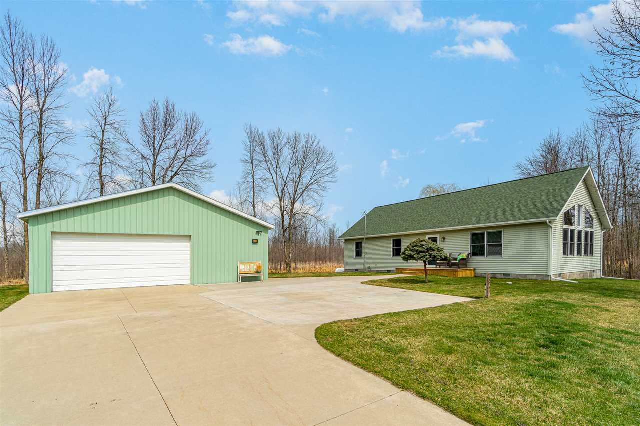 2877 East Coggins Road Pinconning, MI 48650 - Photo 3 of 36