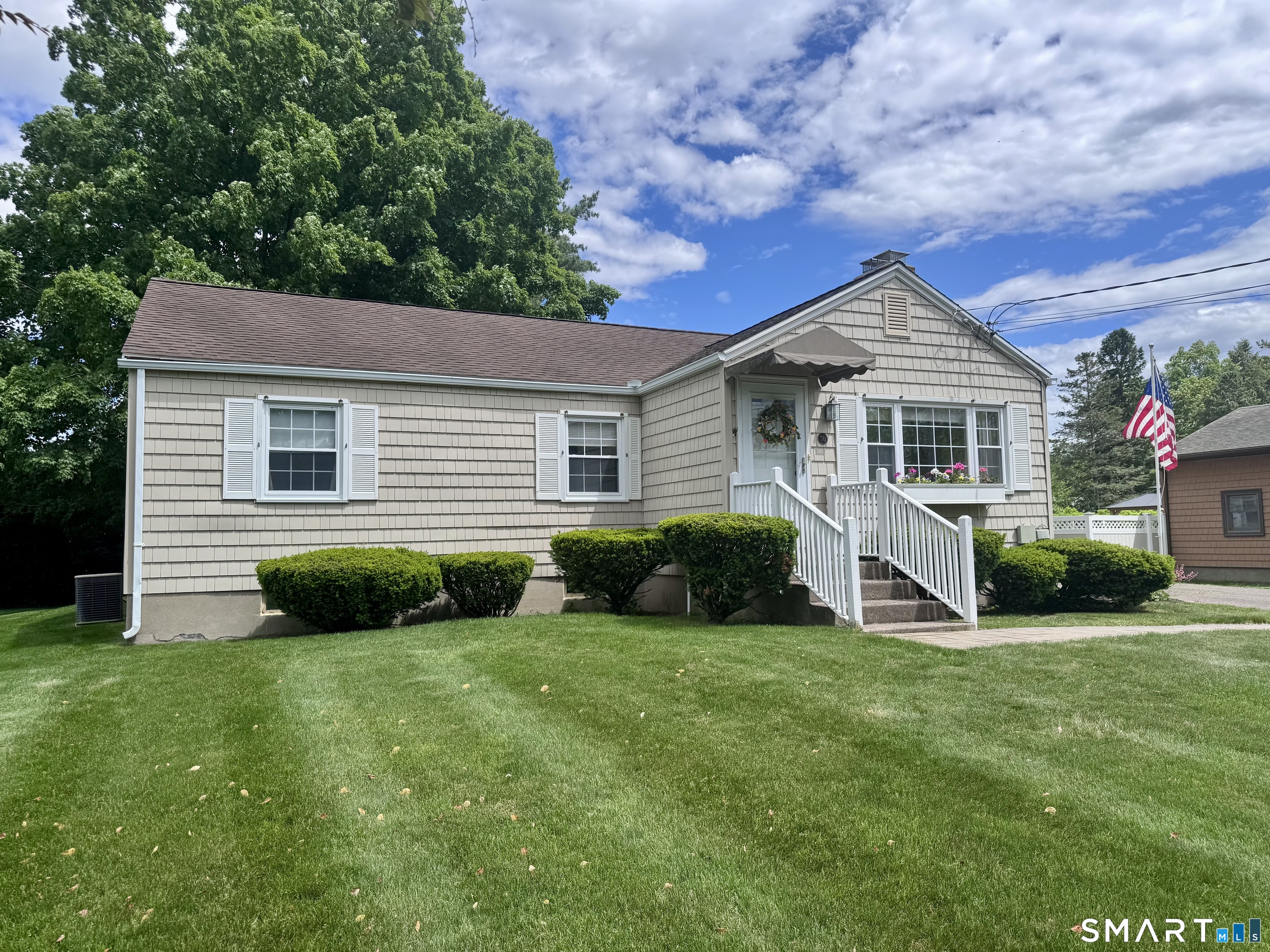 20 Sherwin Lane Windsor Locks, CT 06096 - Photo 2 of 37