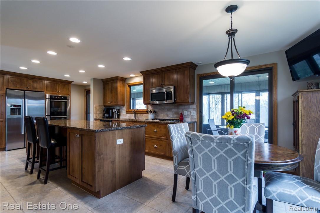 37230 Judd Road New Boston, MI 48164 - Photo 8 of 53 DSC_5781.jpg