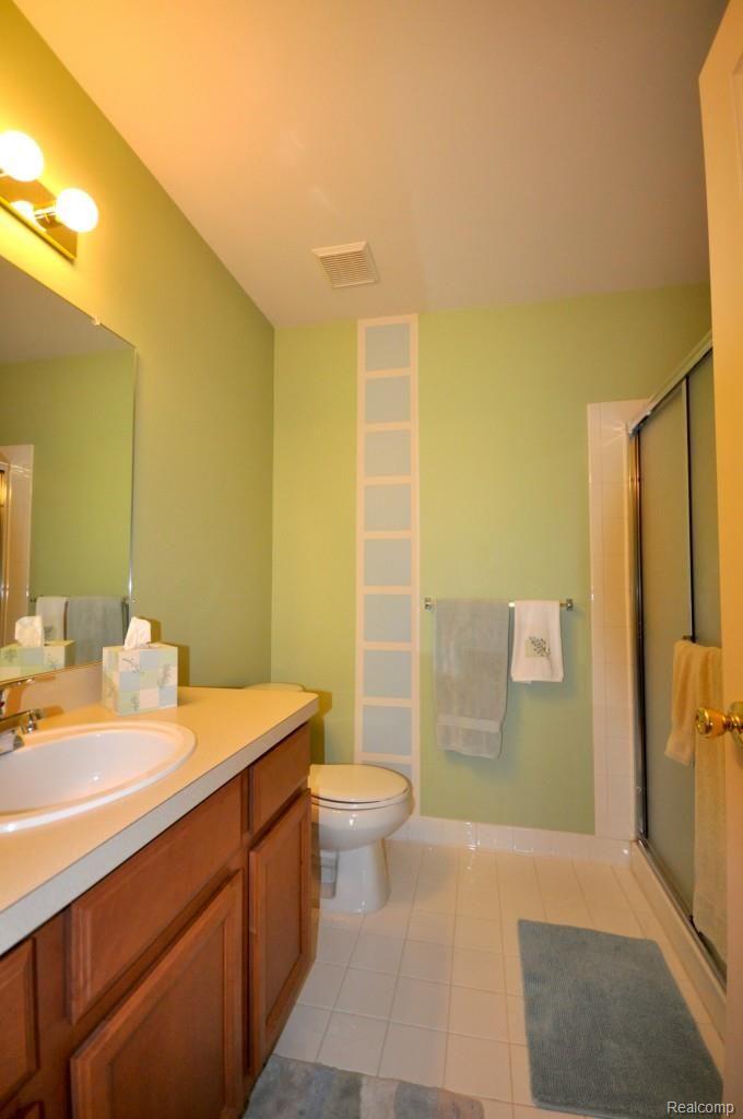 1647 Deepwood Circle Rochester, MI 48307 - Photo 14 of 26 DSC_0347.jpg