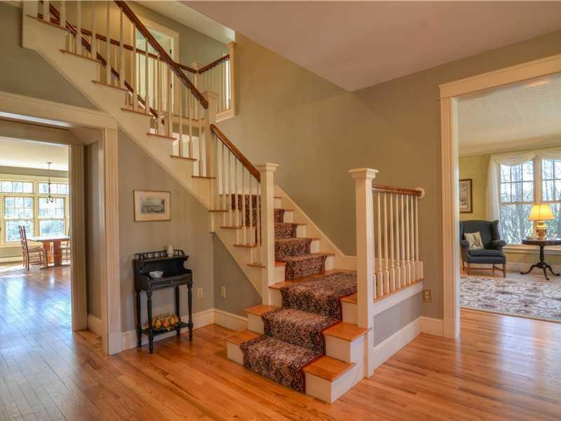 19 Stonegate Road Cape Elizabeth, ME 04107 - Photo 21 of 29 Other. Staircase