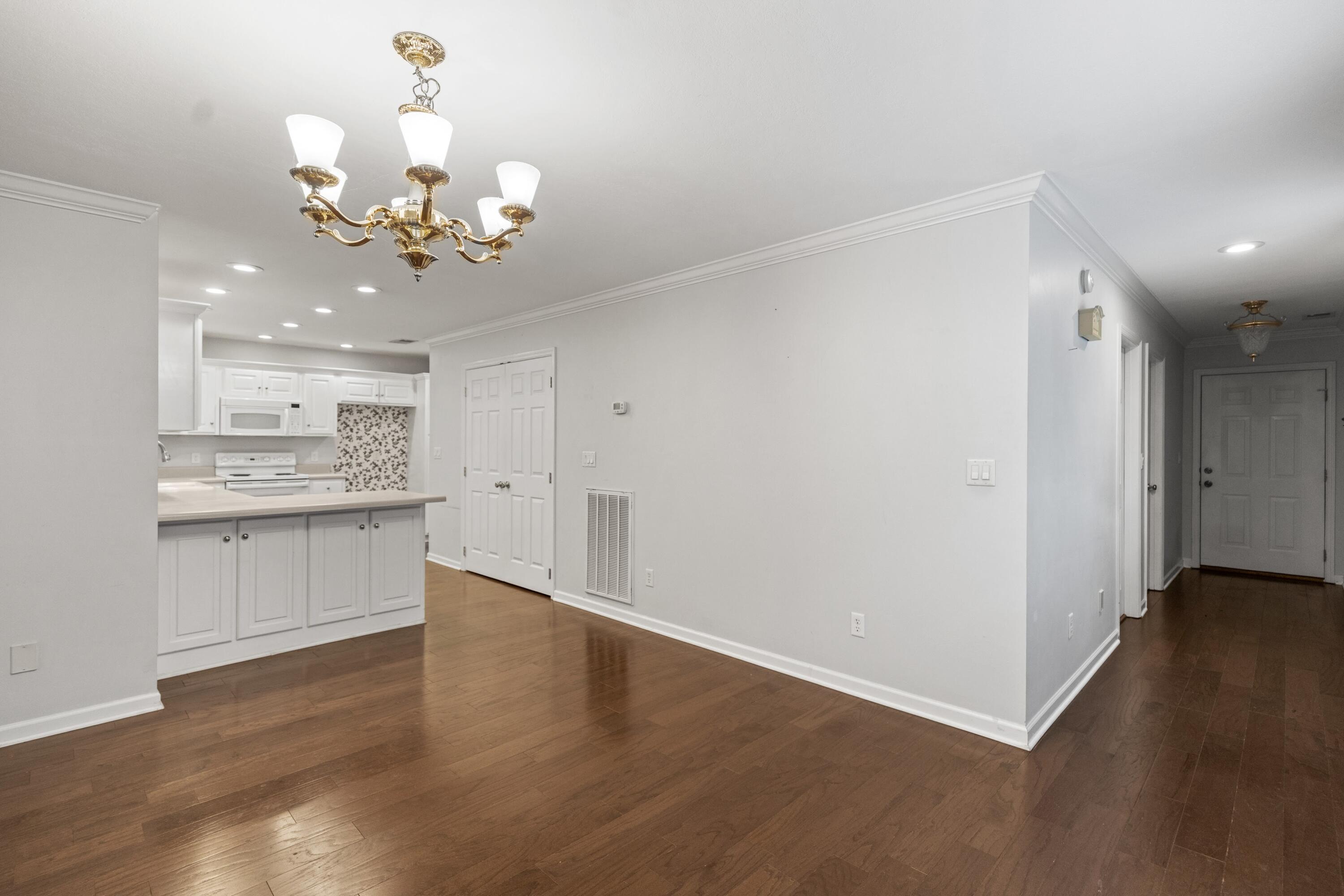 668 Westview Road Chattanooga, TN 37415 - Photo 11 of 36 WV 13