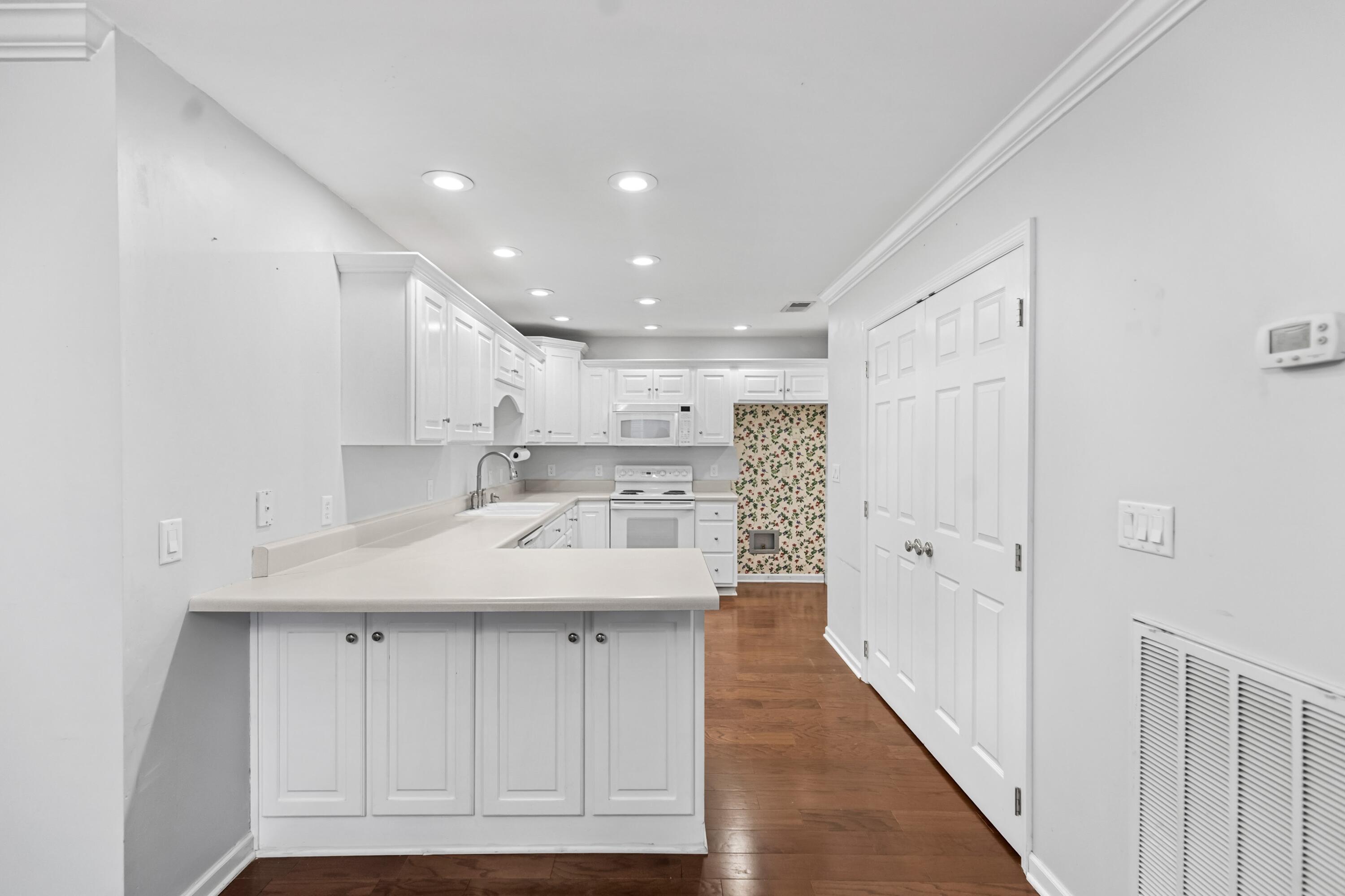 668 Westview Road Chattanooga, TN 37415 - Photo 12 of 36 WV 14