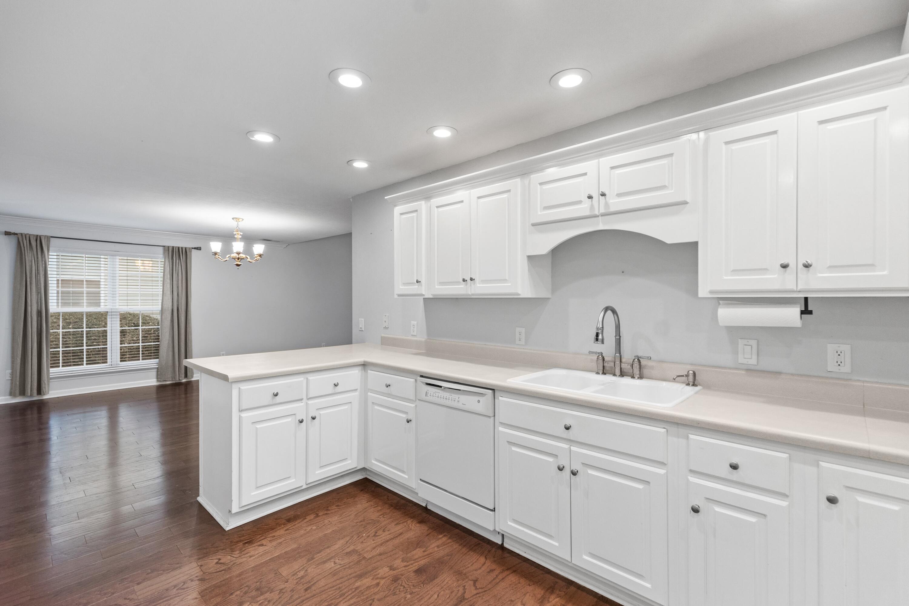 668 Westview Road Chattanooga, TN 37415 - Photo 3 of 36 WV 17