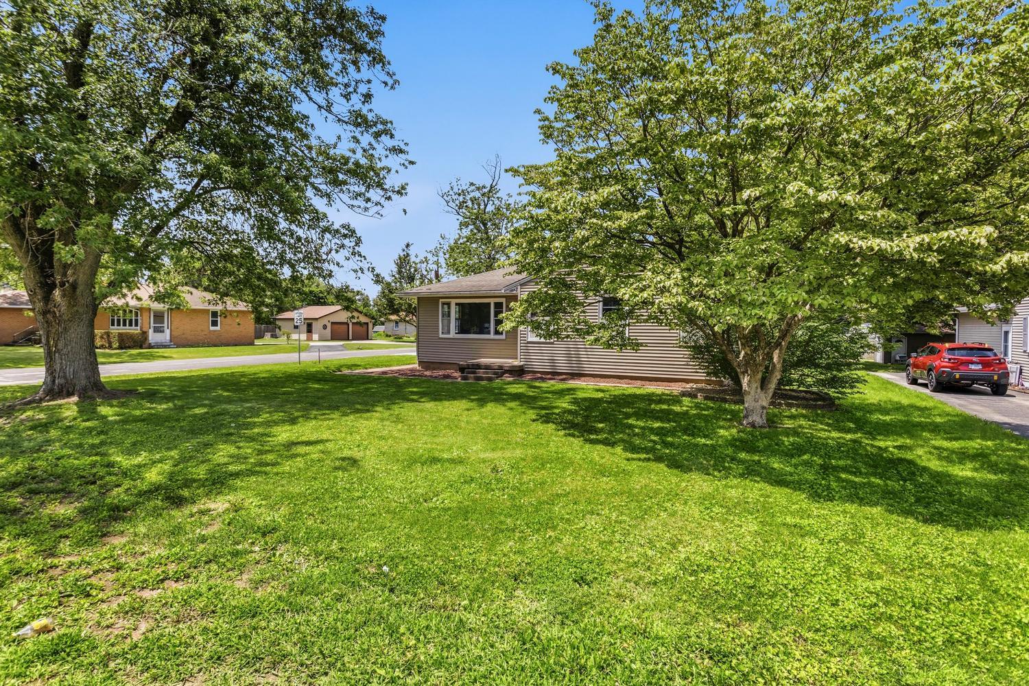 809 South Division Street Mahomet, IL 61853 - Photo 3 of 30