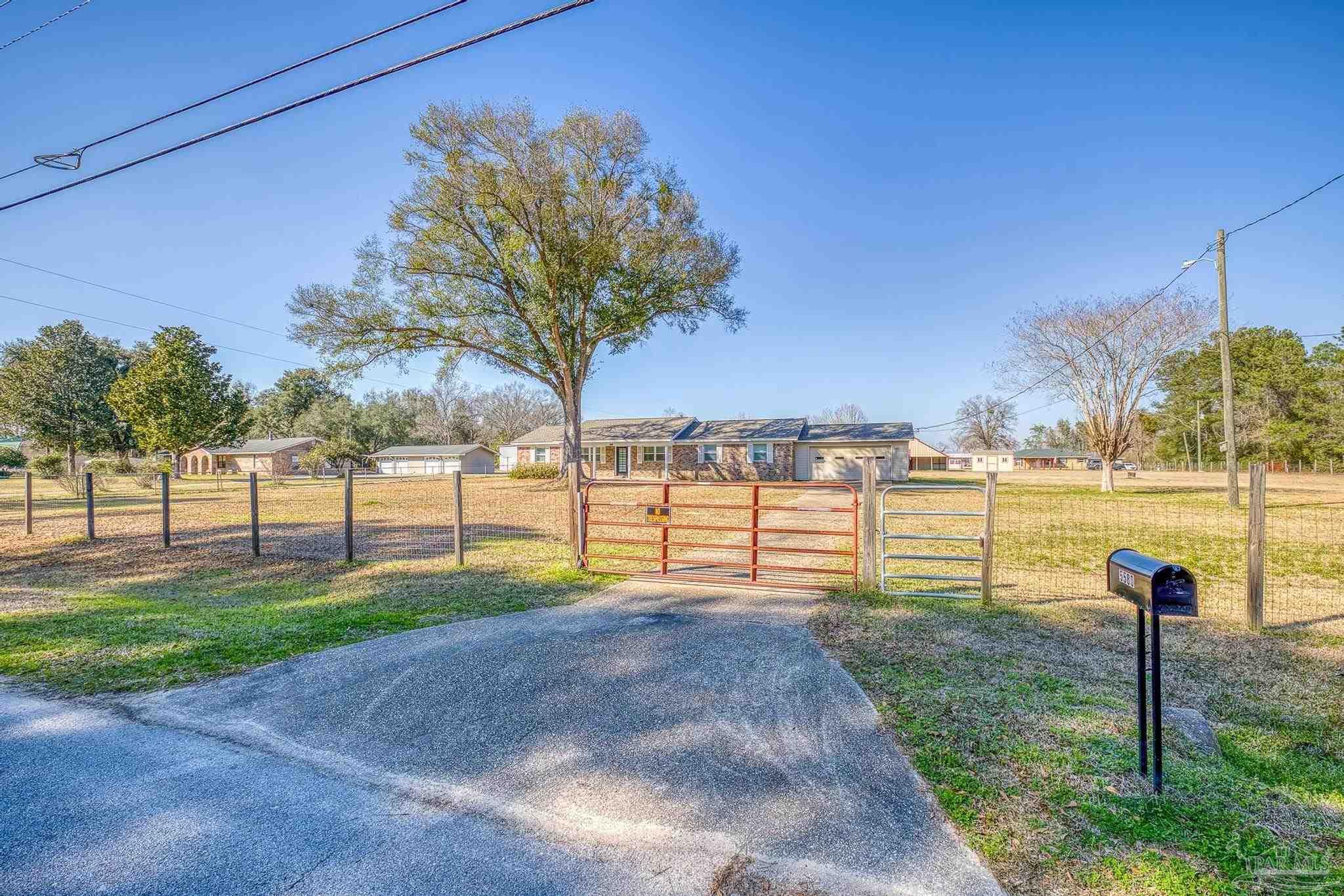 5580 Frank Reeder Road Pensacola, FL 32526 - Photo 5 of 42 Gallery Image 5