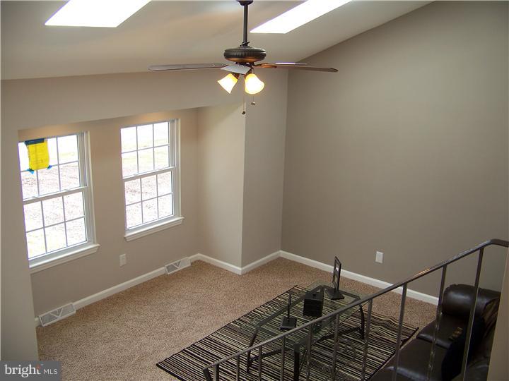 391 Jackson Road Mantua, NJ 08051 - Photo 6 of 18 Living Room