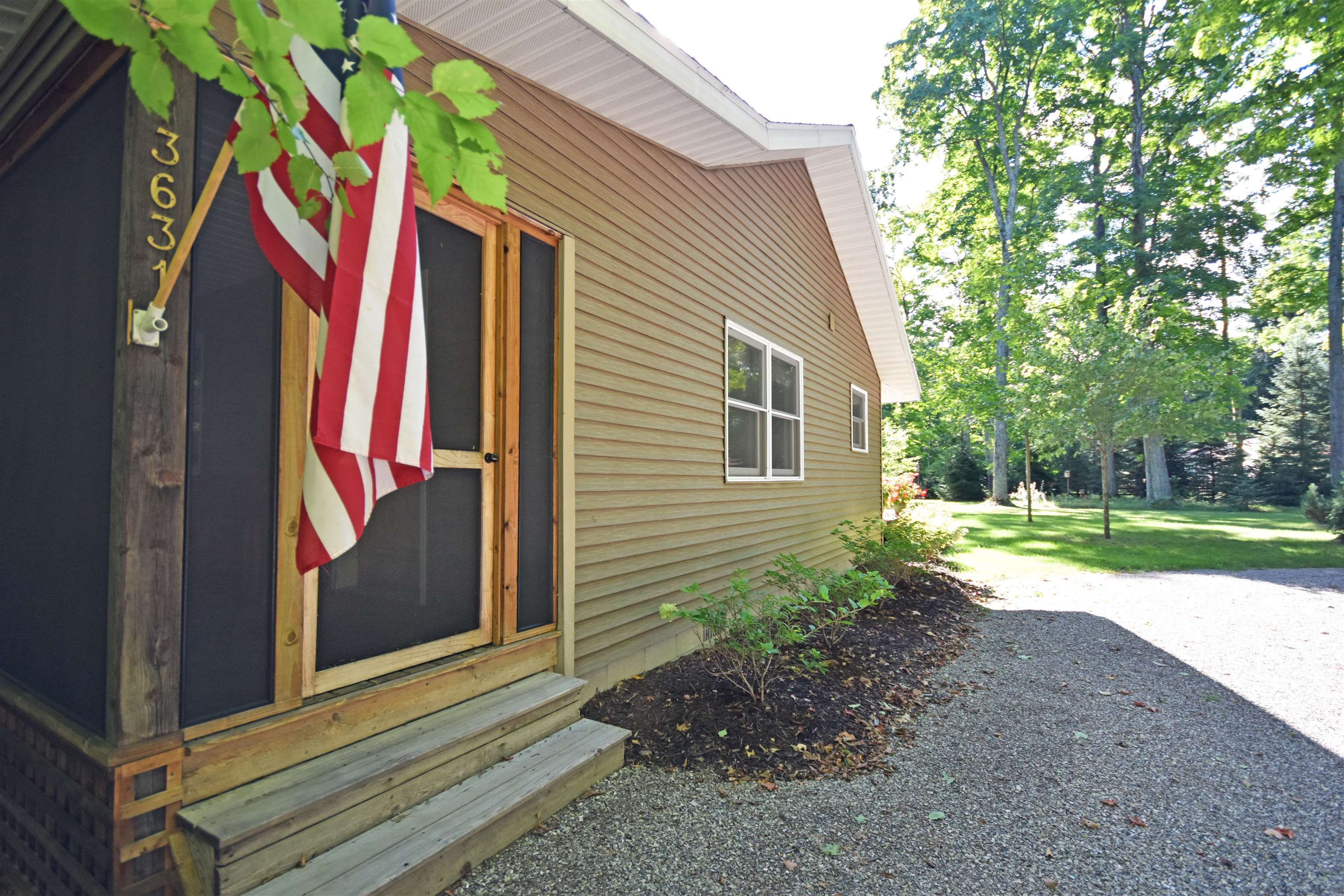 3631 West Trumbull Road Maple City, MI 49664 - Photo 7 of 25 1898487-6.JPG