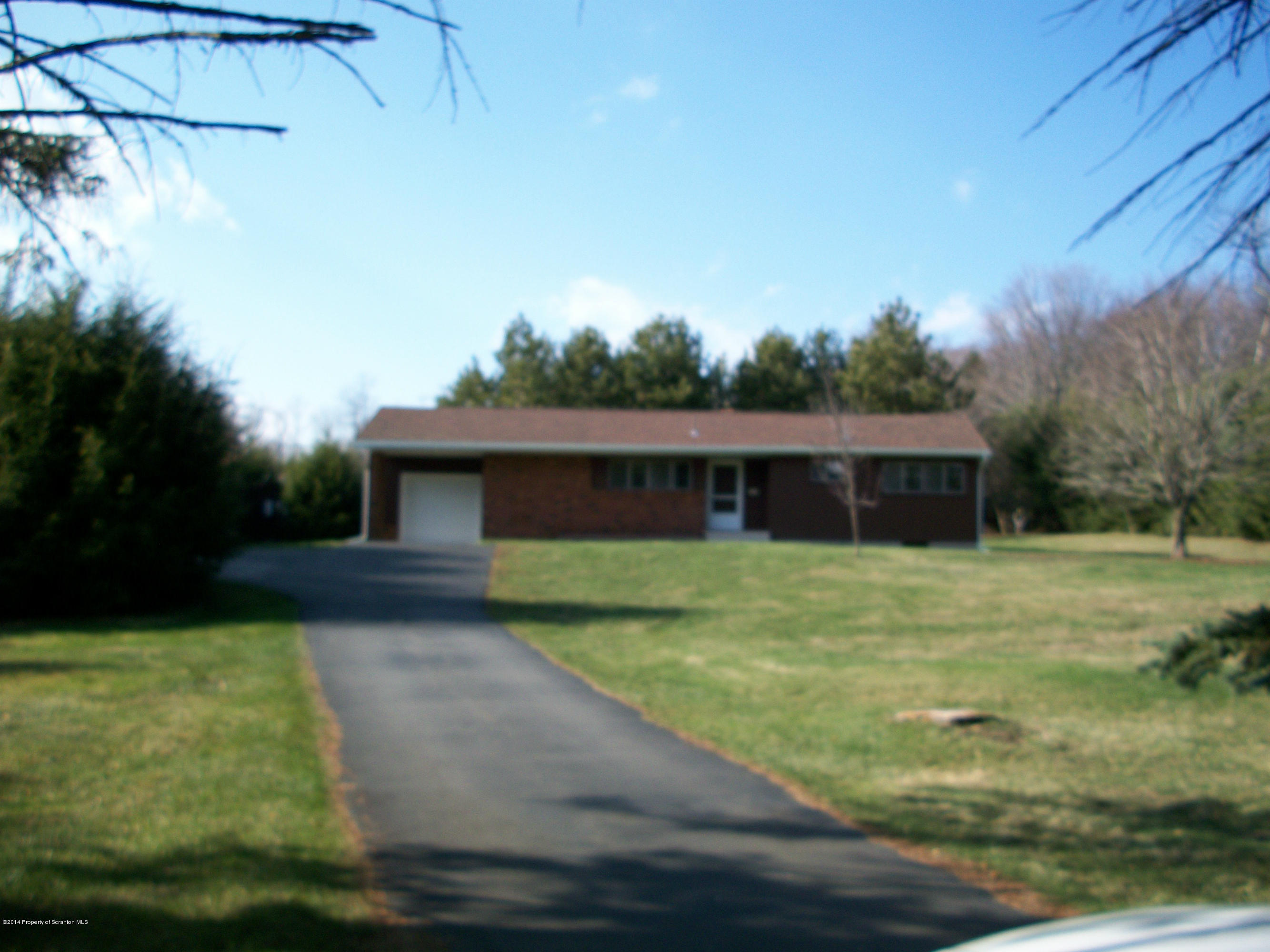 379 O'Hara Road Moscow, PA 18444 - Photo 2 of 19 Gallery Image 2