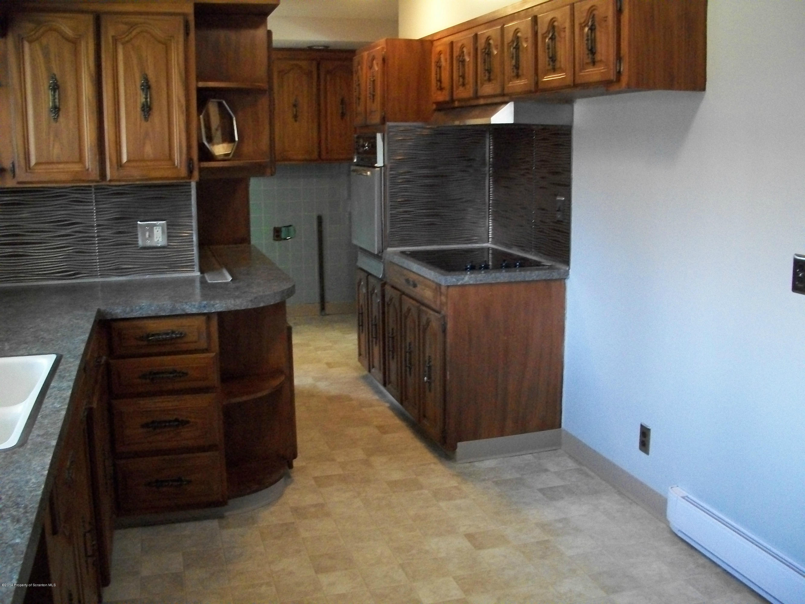 379 O'Hara Road Moscow, PA 18444 - Photo 6 of 19 Gallery Image 6