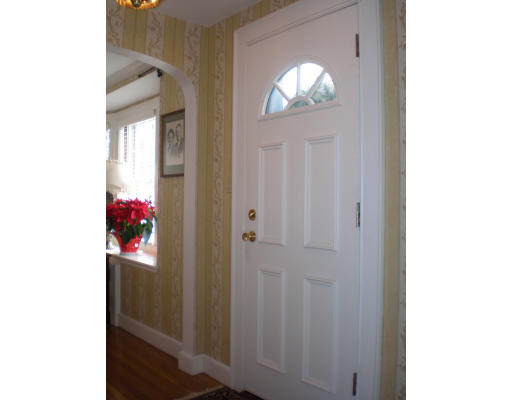 40 Morley Road Quincy, MA 02170 - Photo 3 of 19 Gallery Image 3