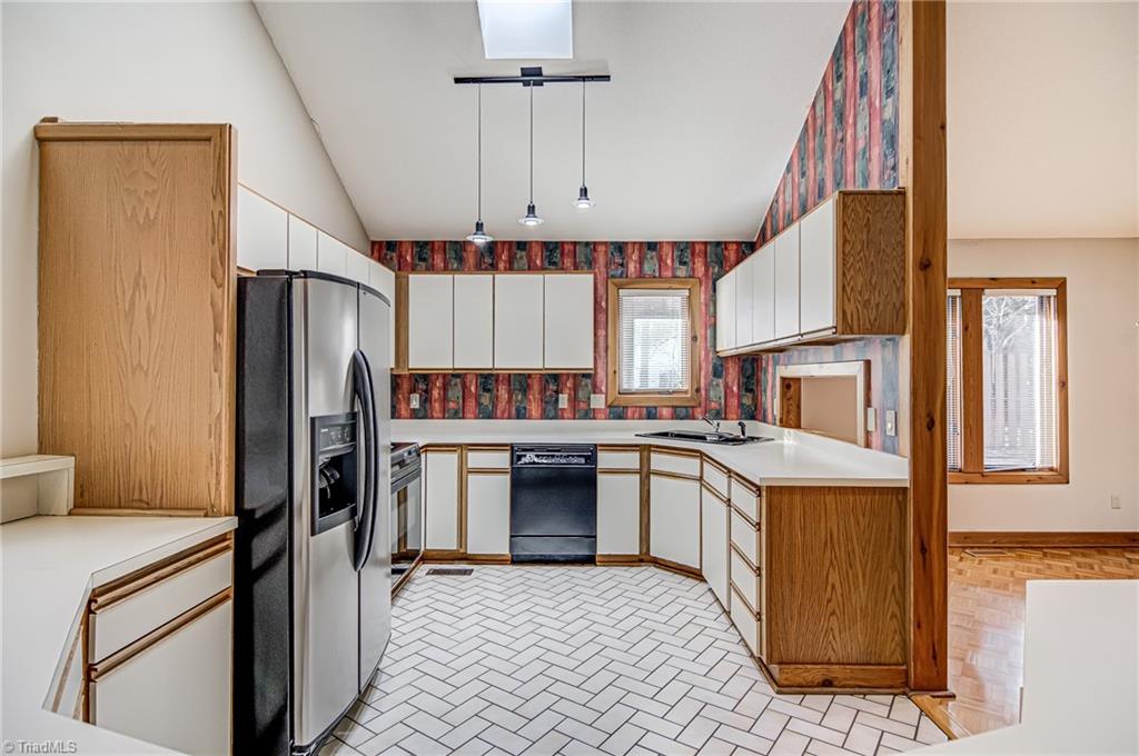 2200 Gordon Road High Point, NC 27265 - Photo 3 of 31 Gallery Image 3