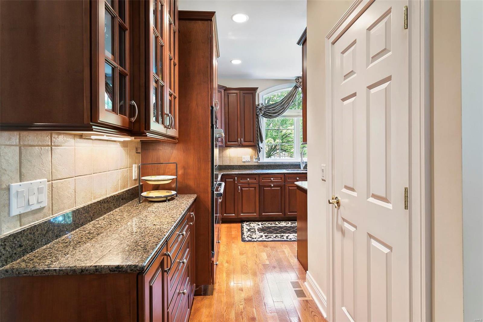 512 Upper Conway Circle Chesterfield, MO 63017 - Photo 15 of 67